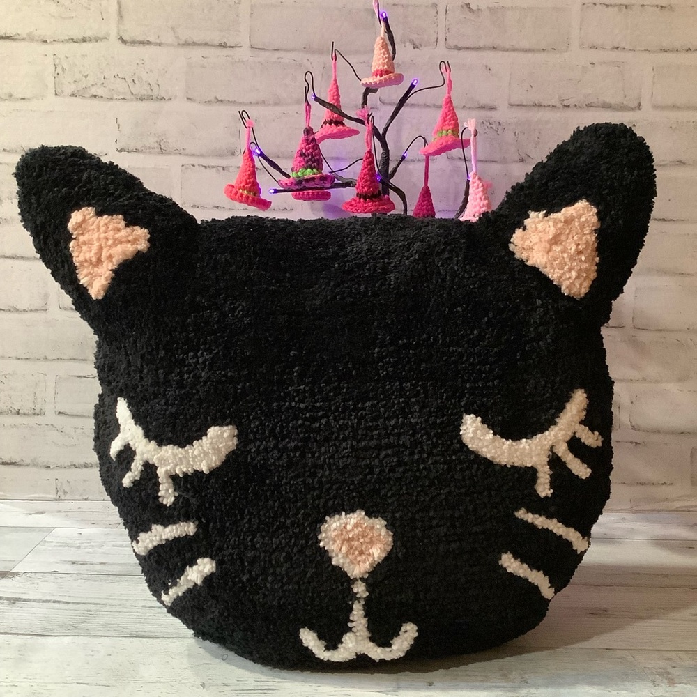 Millihome Sherpa Cat Face Halloween Pillow